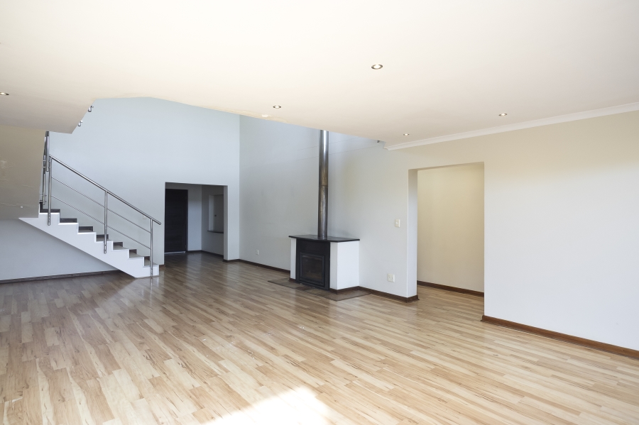 To Let 4 Bedroom Property for Rent in Heldervue Western Cape